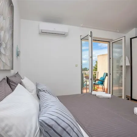 アパート Andor - Lux, Two Beautiful Terraces With Sea & Sunset View マカルスカ