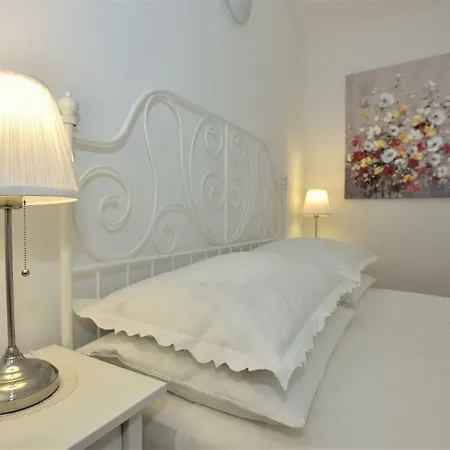 Апартаменти Andor - Lux, Two Beautiful Terraces With Sea & Sunset View Макарська
